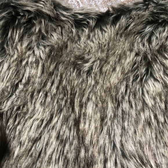 JENNY HAN FAUX FUR VEST WOMENS SIZE LARGE - Picture 12 of 13